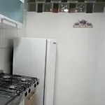Kitnet completa bem localizada c/ estacionamento